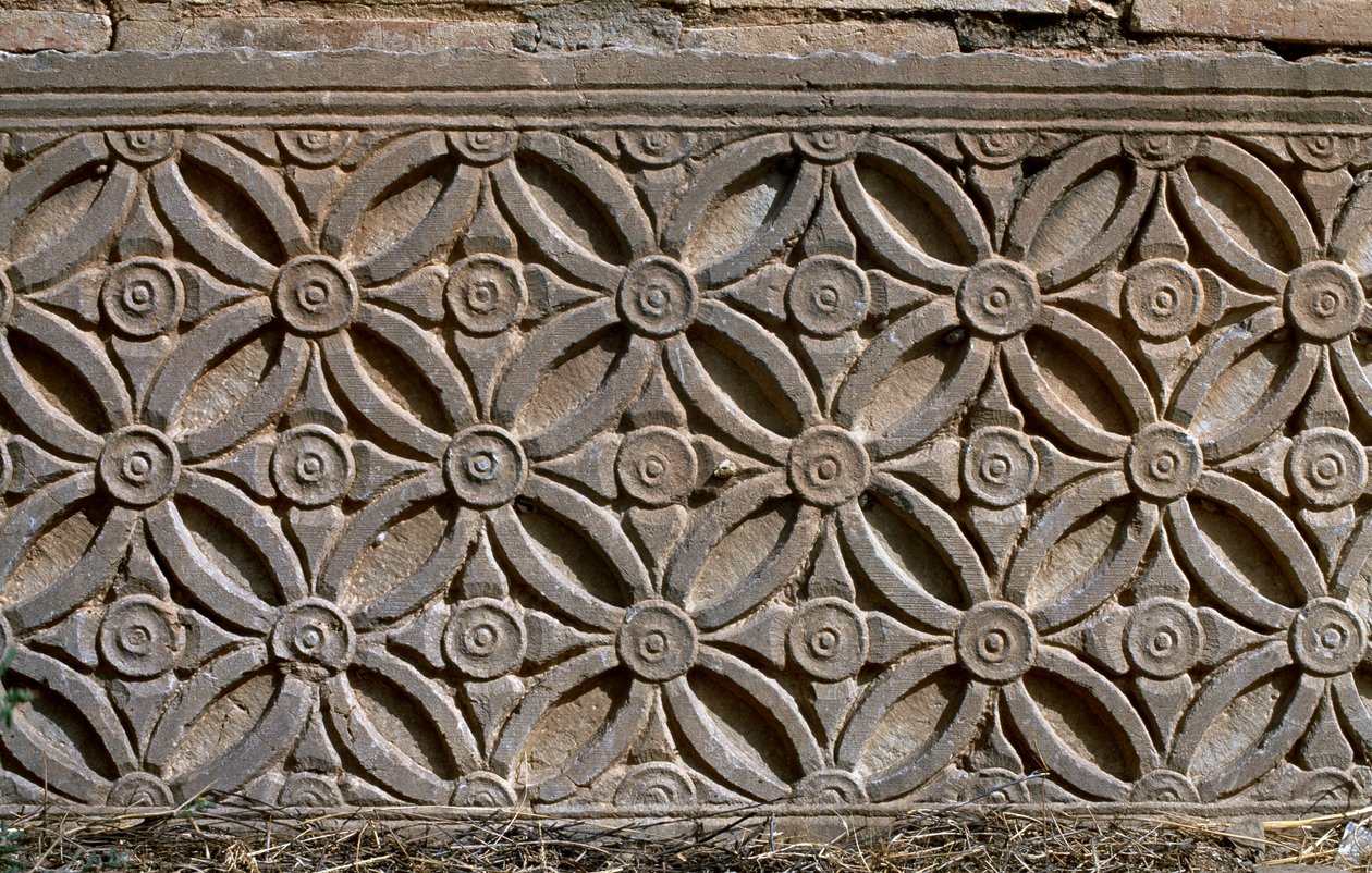 Építészeti töredék faragott díszítéssel, magas császári időszak (i. e. 27-395) alkotó: Roman Imperial Period