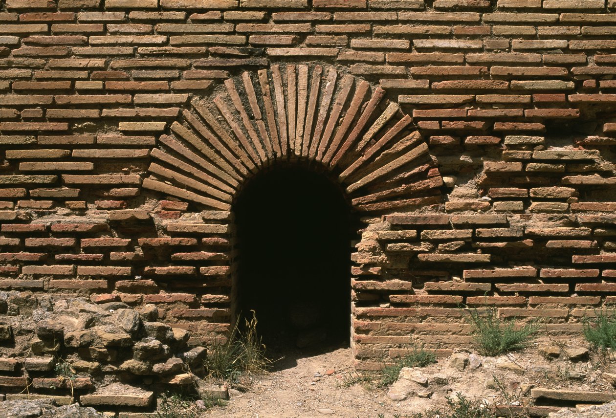 Északi termálfürdő, téglafal részlete, Császári időszak Kr.e. 27-395 tégla alkotó: Roman Imperial Period