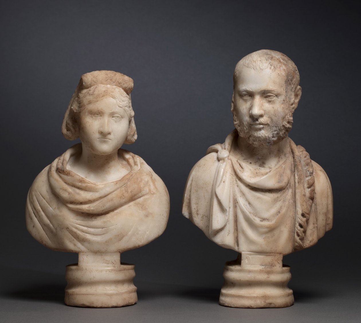 Egy arisztokrata nő arcképe mellszobra és egy arisztokrata férfi arcképe mellszobra, 280-290 (márvány) alkotó: Roman Imperial Period
