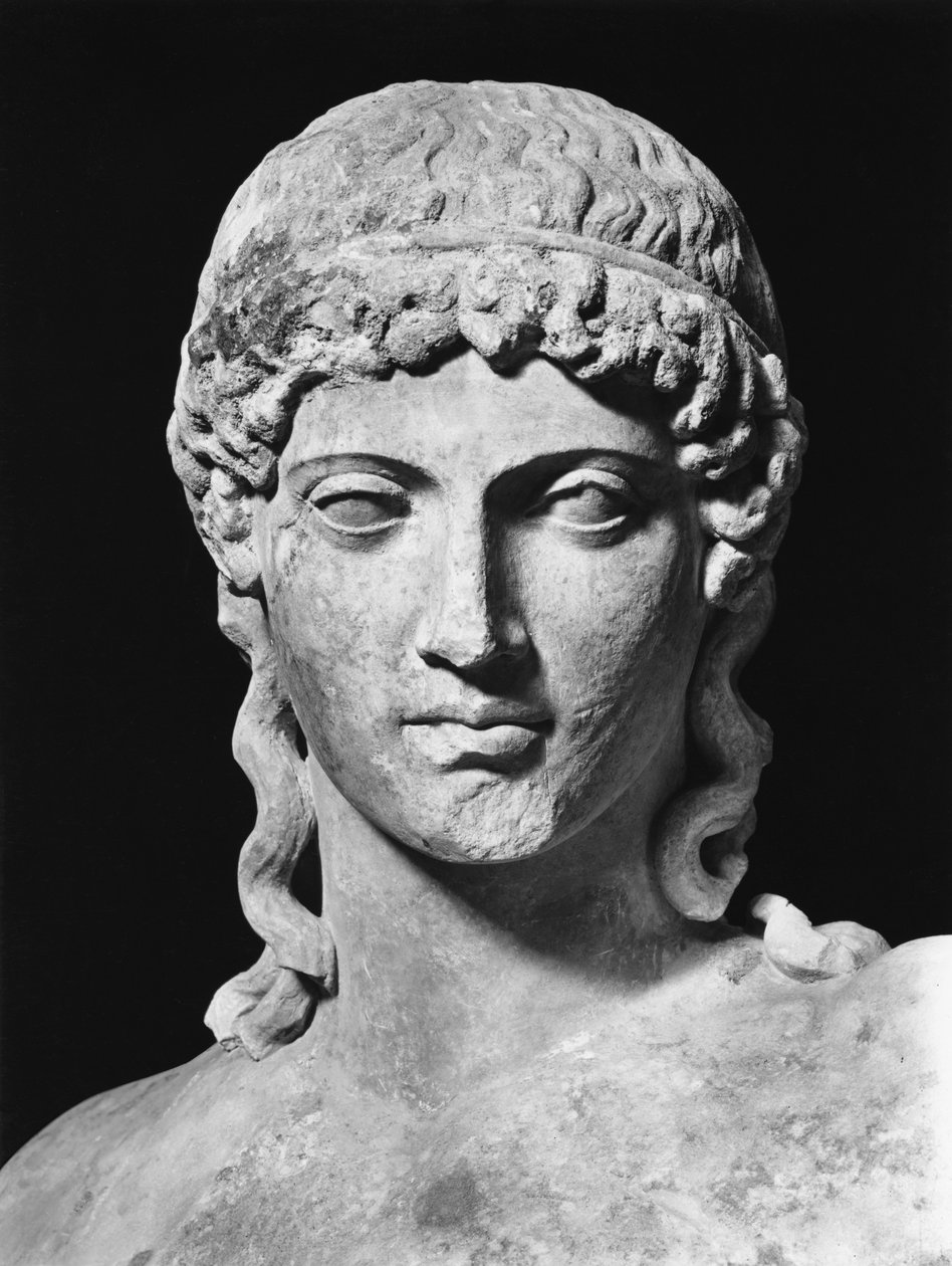 Apollo (márvány) (f/w fotó) (részlet) alkotó: Roman Roman