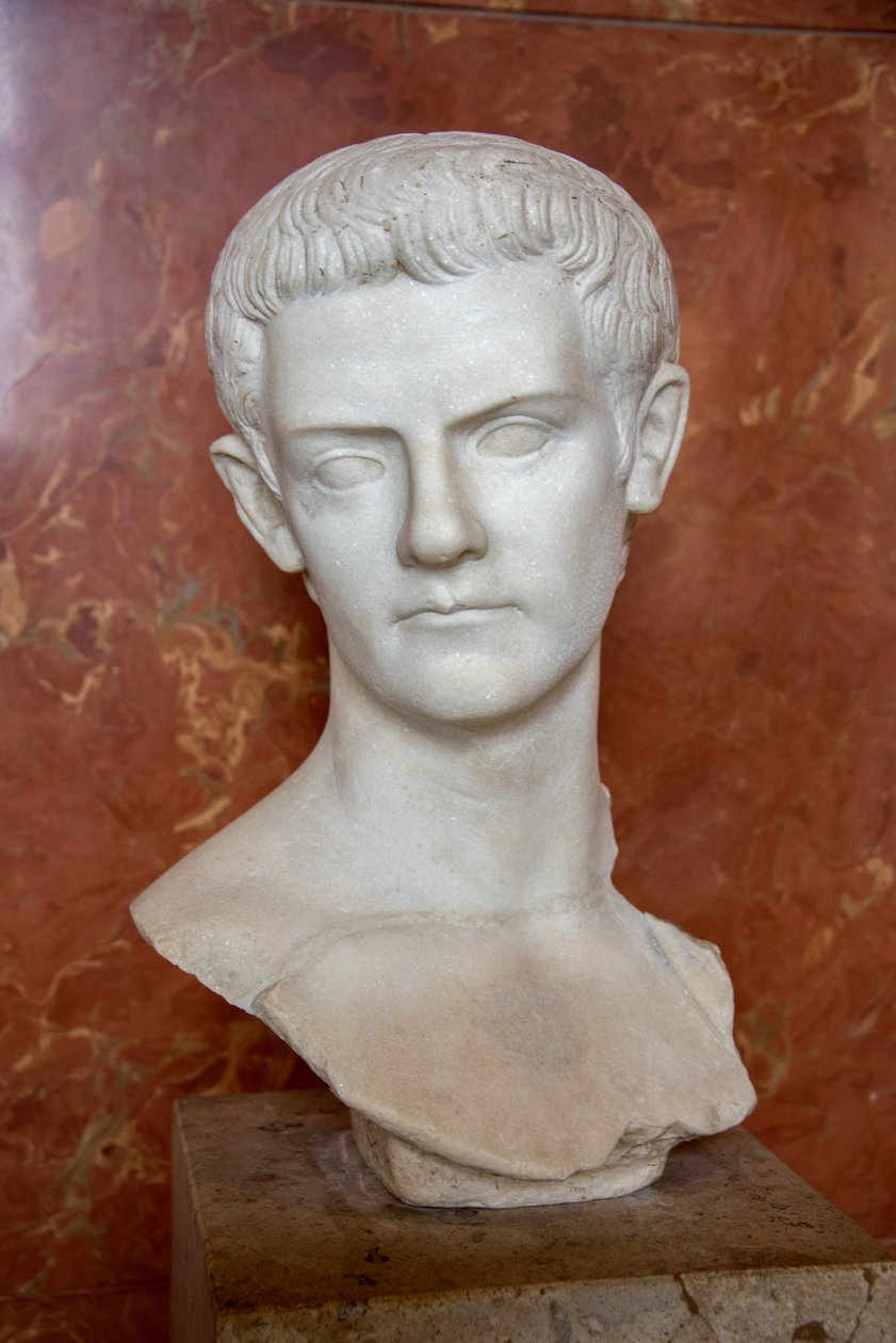 Art Róma Caligula császár mellszobra (i.sz. 12-41) Márvány alkotó: Roman Roman