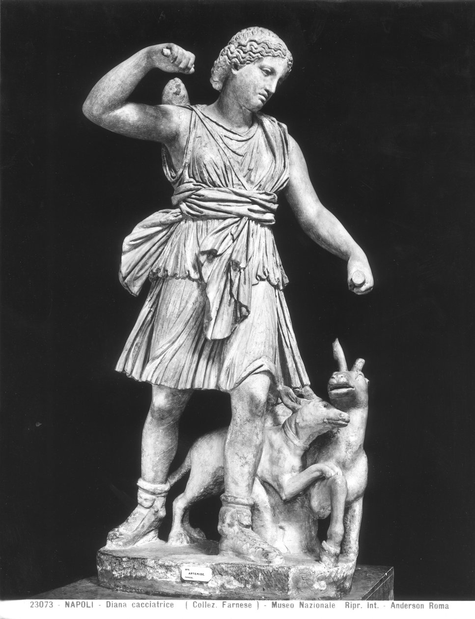 Artemisz, egy Kr.e. IV. századi eredeti másolata (kő) (f/w fotó) alkotó: Roman Roman