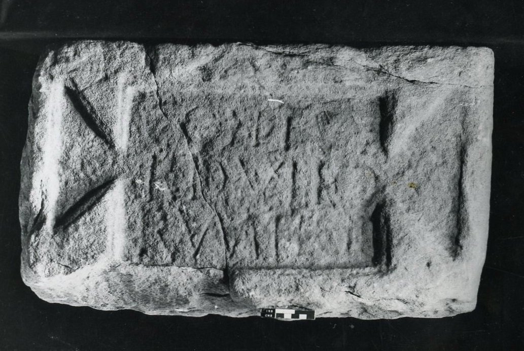 A Coh századi köve. I Vardullorum (kő) alkotó: Roman Roman