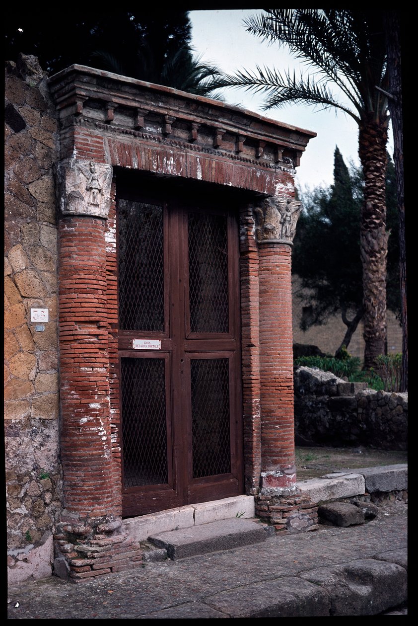 A casa del Gran portale ajtaja, Kr.e. 5. század – Kr. u. 1. század alkotó: Roman Roman