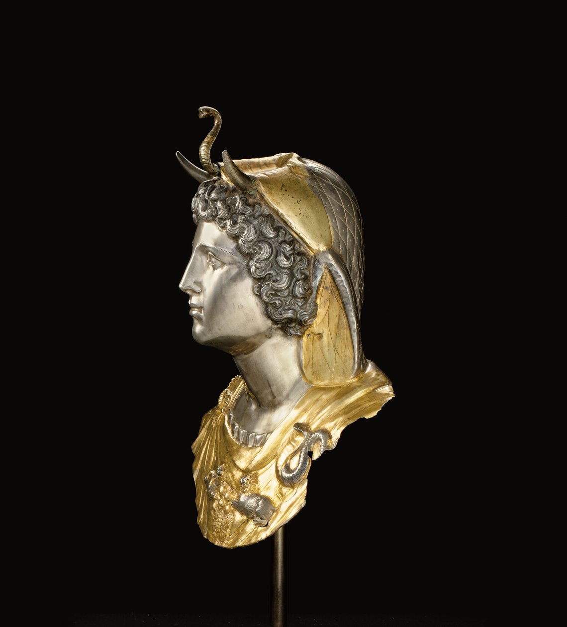 Kleopátra Selene emblémája, c. Kr.e. 1. század vége – Kr. u. 1. század eleje (aranyozott és ezüst) alkotó: Roman Roman