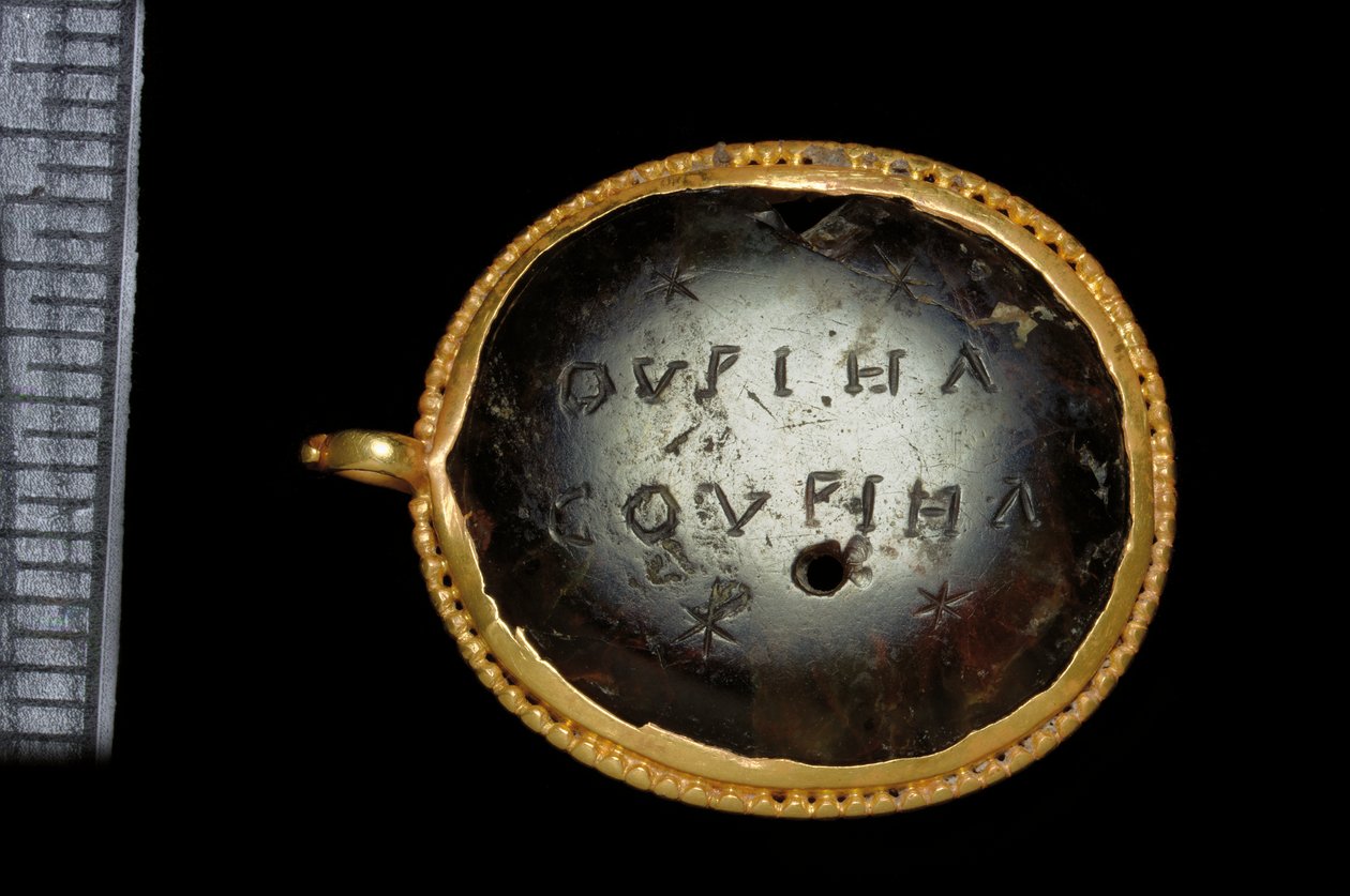 Varázslatos medál, Kr.u. 3-4. század (arany és heliotróp) alkotó: Roman Roman