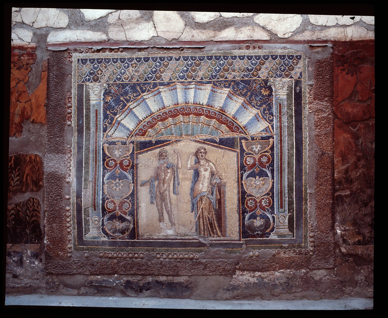 Neptunusz és Amfitrit. Falmozaik a casa di Nettuno e Anfitrite trikliniumából, Kr.e. 5. század – Kr. u. 1. század alkotó: Roman Roman