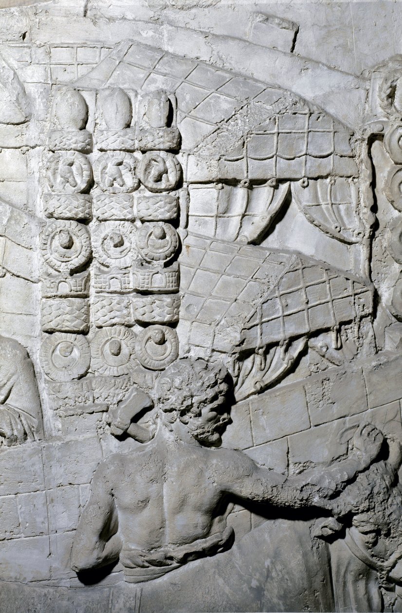 Római művészet: „Római táborhely” 1862-ben készült öntőforma, amely a Traianus császár (53-117) uralkodása alatt épült római Traianus-oszlop (Trajane oszlop) (Colonna Traiana) domborműveit reprodukálja. A Trajane-oszlop a győztes hadjáratokról állít emléke alkotó: Roman Roman