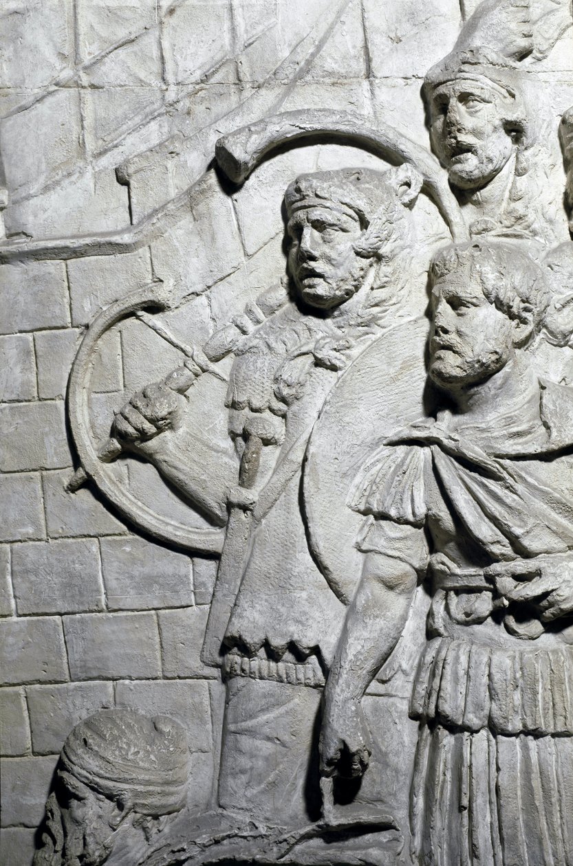 Római művészet: „Római harcosok az első daciai háború idején”” 1862-es öntőforma, amely a Traianus császár (53-117) uralkodása idején épült római Traianus oszlop (Trajane oszlop) (Colonna Traiana) domborműveit reprodukálja. . A Trajane-oszlop megemlékezik  alkotó: Roman Roman