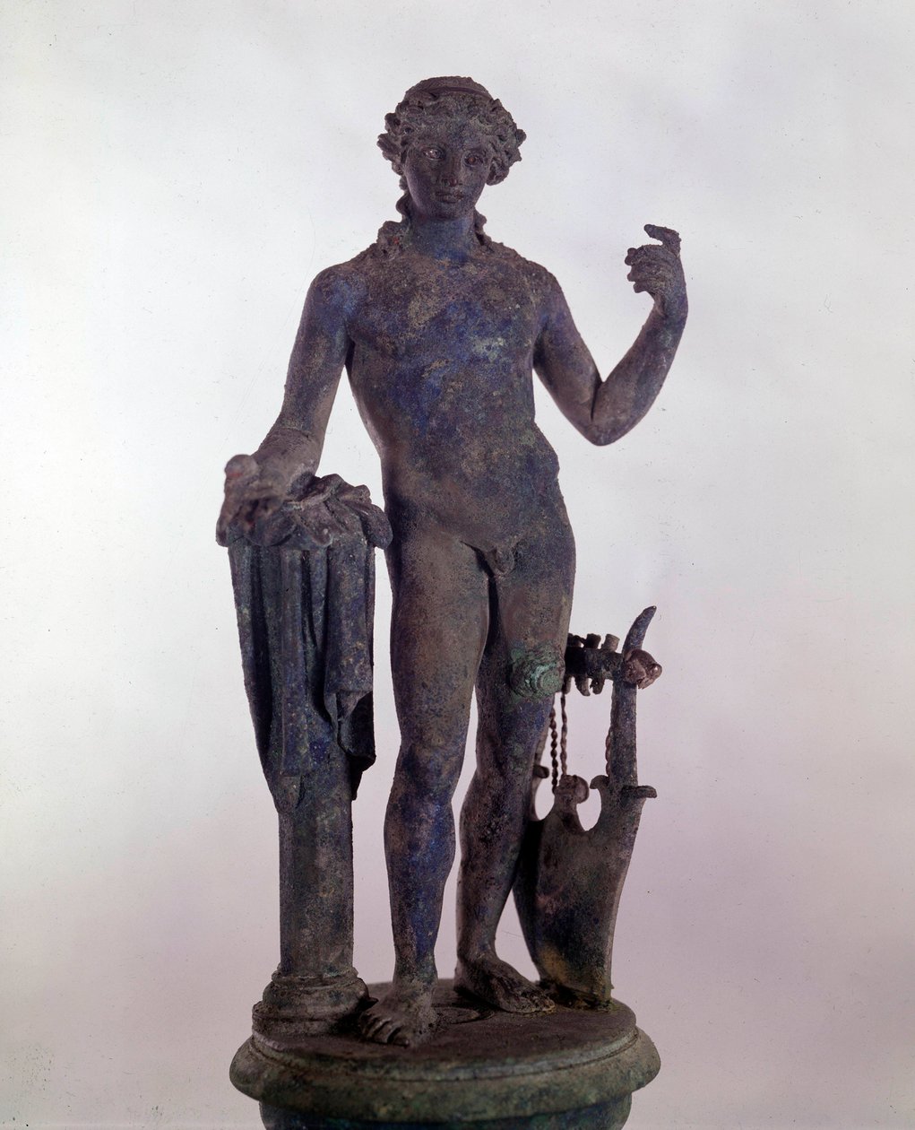 Római művészet: Apollón szobra bronzból. Római Régiségek Múzeuma Rómában alkotó: Roman Roman
