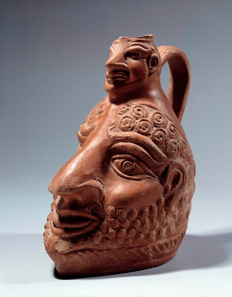 Római művészet: dupla fej alakú terrakotta váza. Párizs, Louvre Múzeum alkotó: Roman Roman