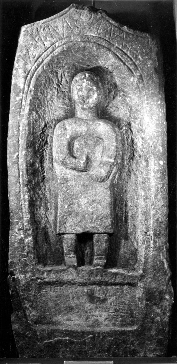 Római sírkő Pervica (homokkő) temetési felirattal alkotó: Roman Roman