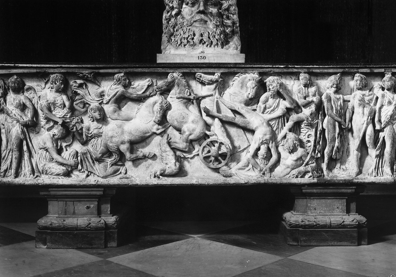 Szarkofág Phaethon bukásával (márvány) alkotó: Roman Roman