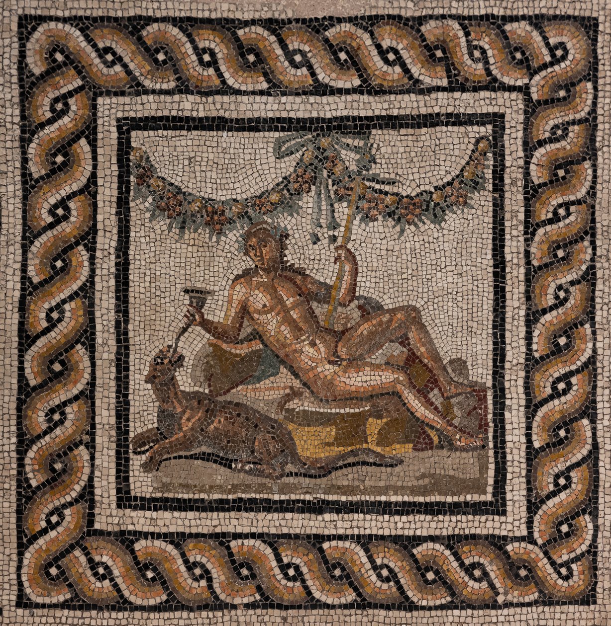 Dionüszosz háza, Ortaglia egyik római domusa: a Dionüszoszt és a párducot ábrázoló mozaikpadló részlete (mozaik) alkotó: Roman Roman