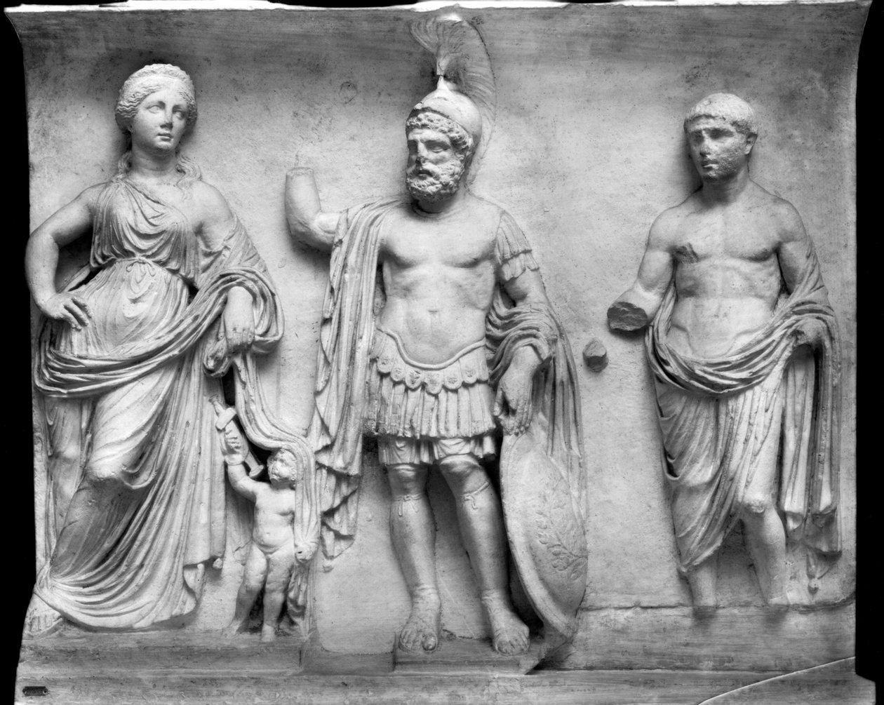 Vénusz, Mars és Divus Julius (márvány) (f/w fotó) alkotó: Roman Roman