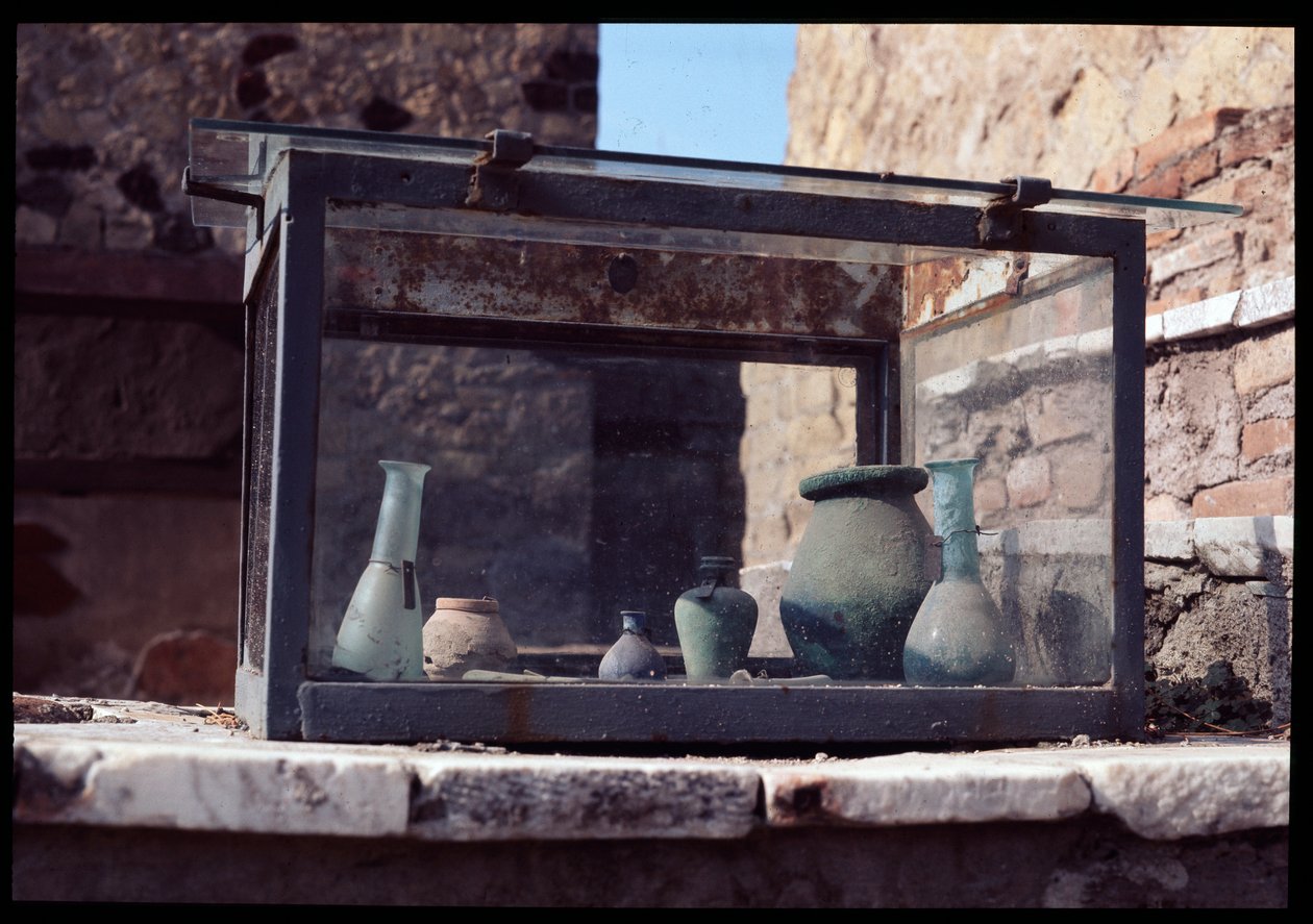 Hajók a Cardo V és az alsó decumanum kereszteződésében, Kr.e. 5. század – Kr.u. 1. század alkotó: Roman Roman