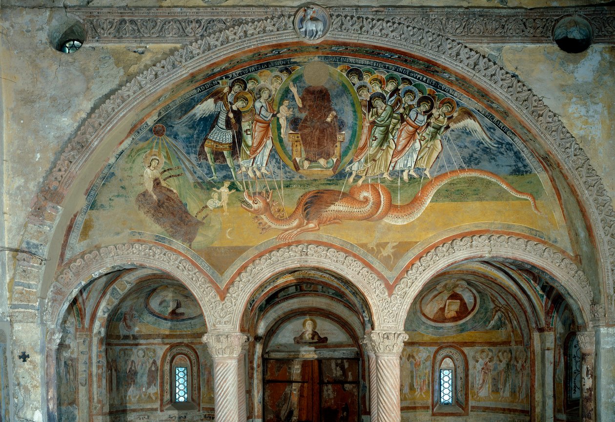 Az Apokalipszis ábrázolása: az angyalok nyilaikkal átszúrják a hétfejű szörnyet alkotó: Romanesque