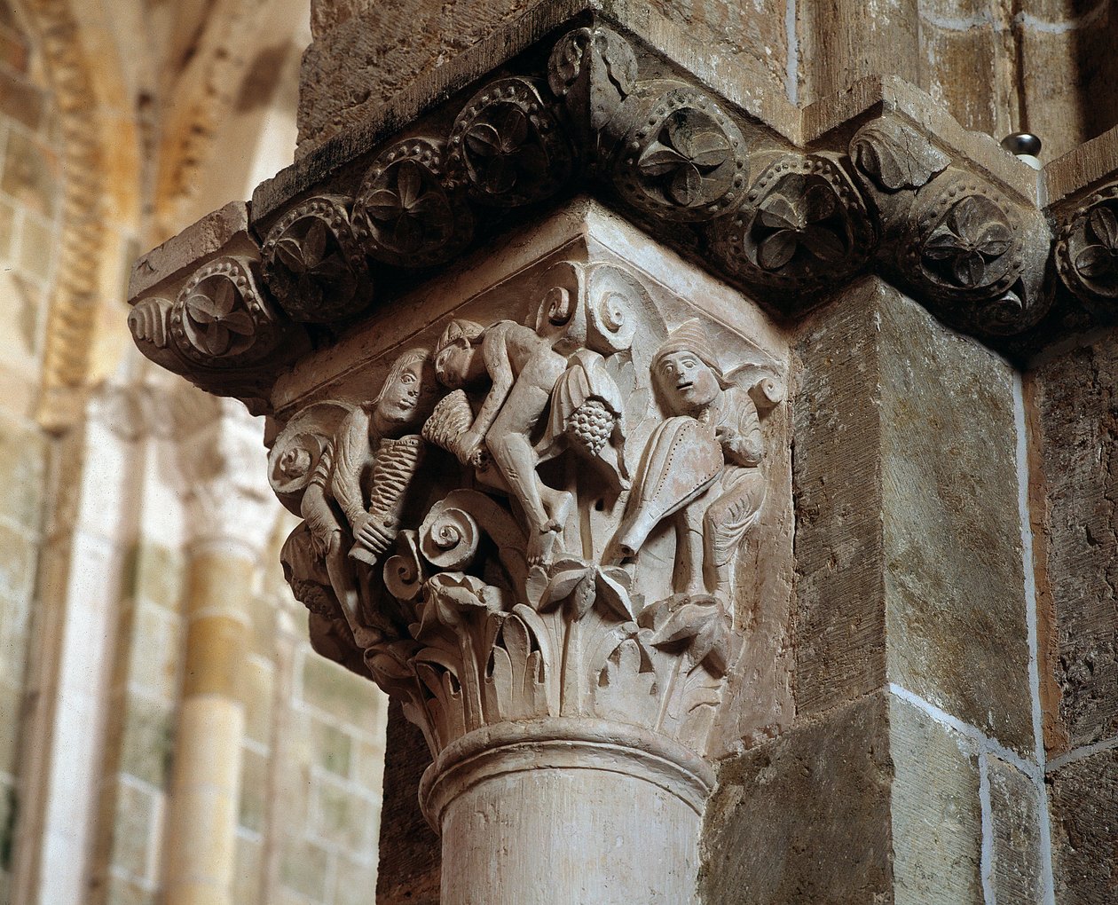 A szelek ábrázolása (faragott tőke) alkotó: Romanesque