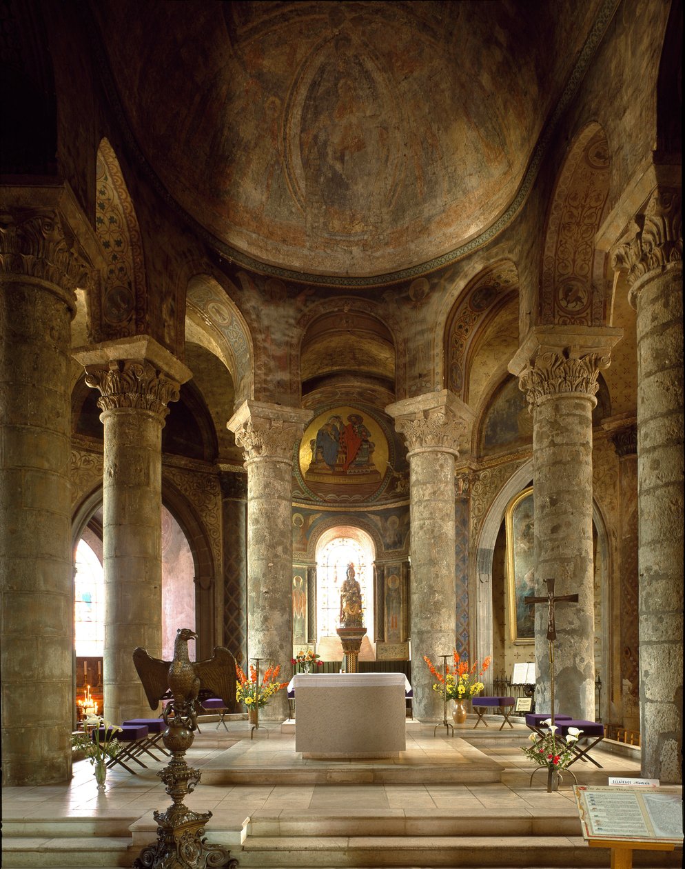 Román művészet: a Notre Dame (Notre-Dame) la Grand templom belső képe, Poitiers (Bécs) alkotó: Romanesque