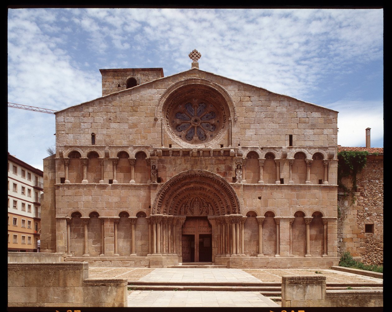 Román művészet: kilátás a Szent Domonkos templomra (Iglesia de Santo Domingo, Szent Domonkos templom) 12. századi Soria, Spanyolország alkotó: Romanesque