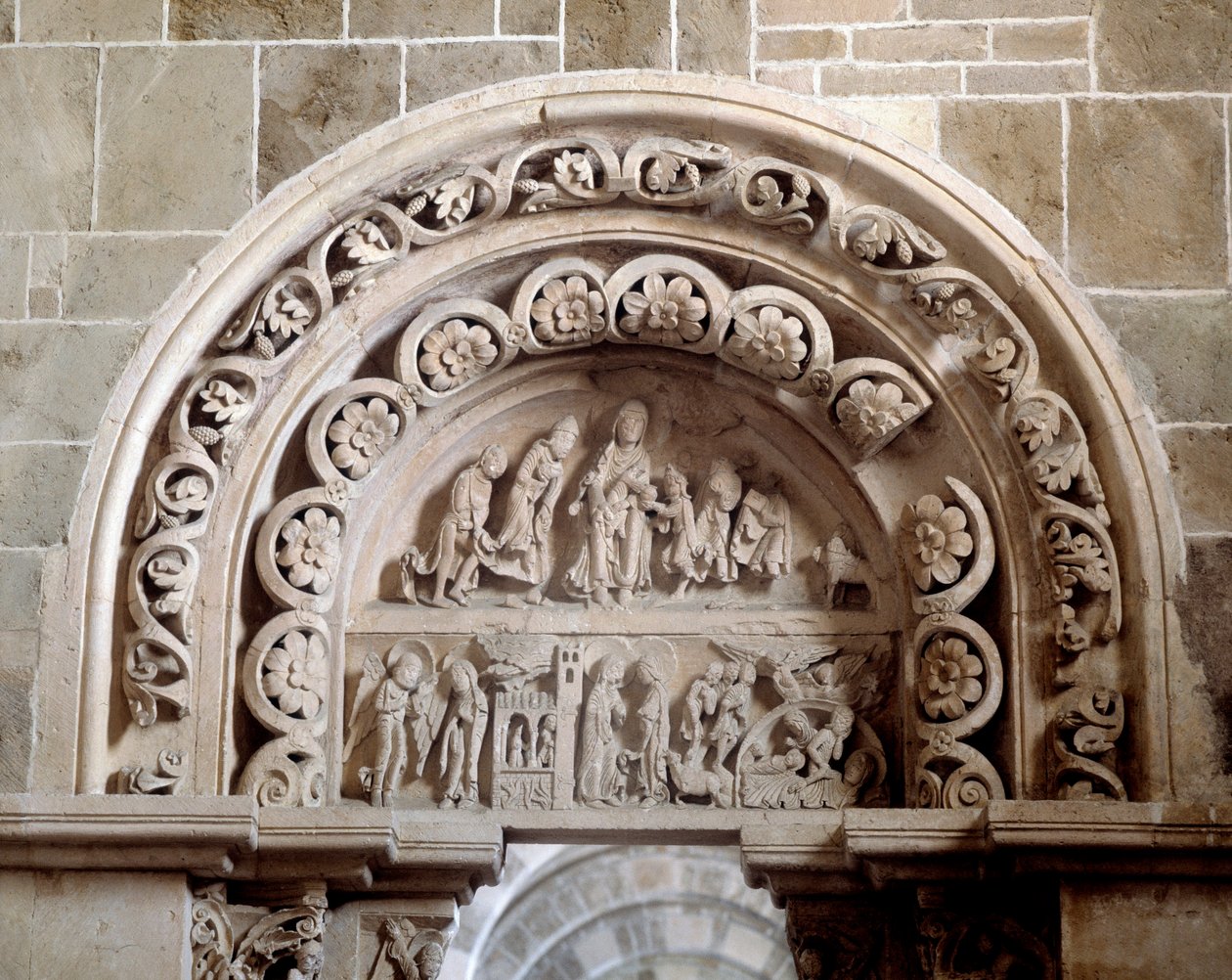 Déli portál: az angyali üdvözlet, a látogatás, a mágusok születése és imádása (szobor) alkotó: Romanesque