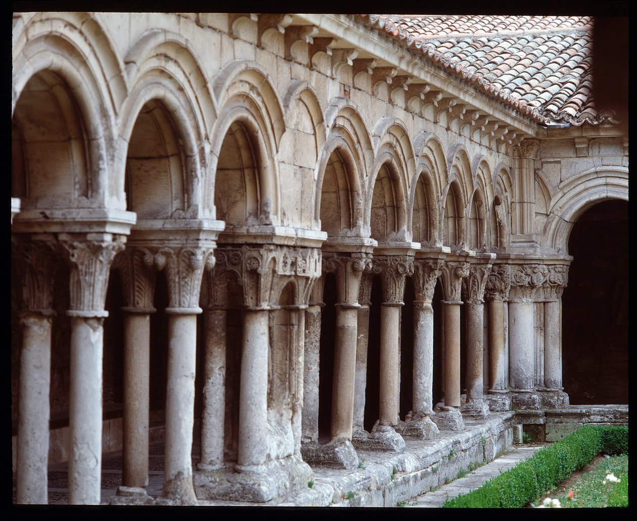 Kilátás a Las Huelgas de Burgos királyi kolostor kolostorára alkotó: Romanesque