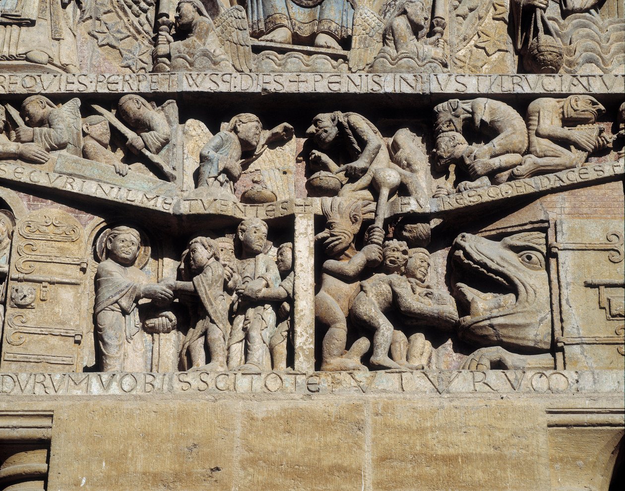 Kilátás az utolsó ítélet timpanonjára, a pokol részlete (szobor alkotó: Romanesque