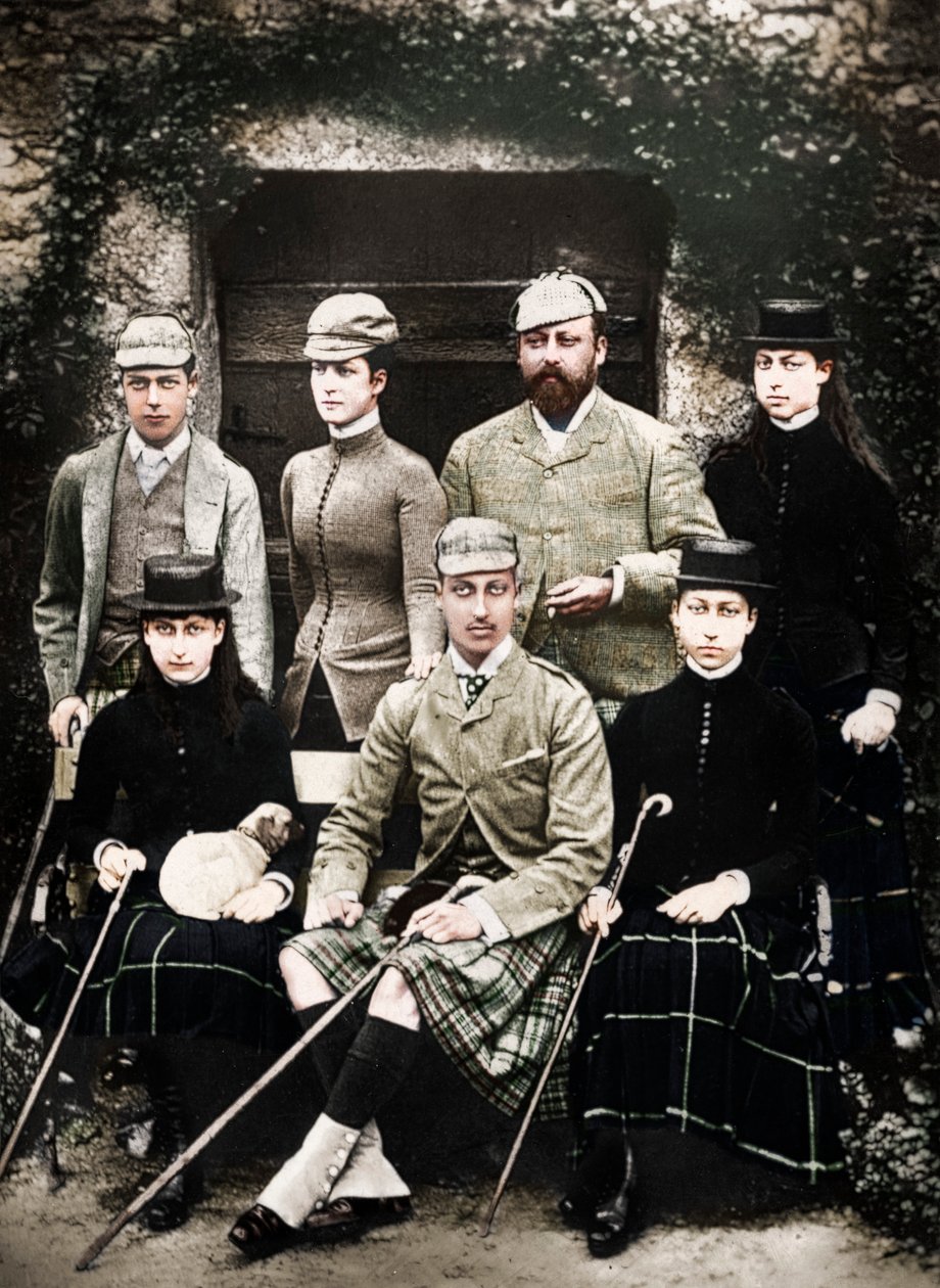A walesi herceg és hercegnő lövöldözős ruhában, 1900 alkotó: Russell and Sons