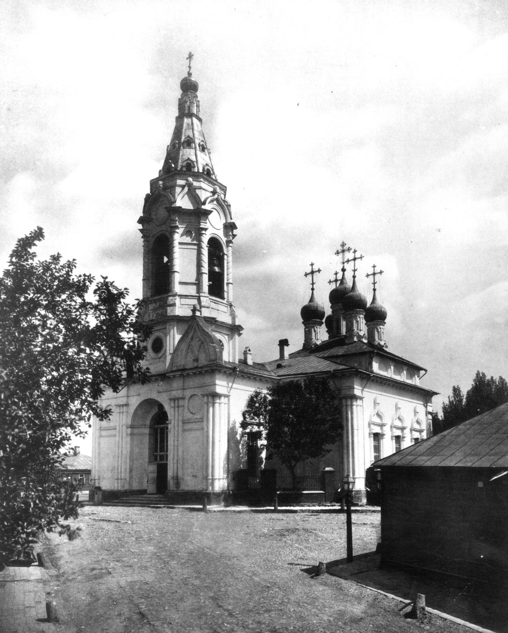 Az Angyali üdvözlet temploma a parton, Plyushchikha közelében, Moszkvában alkotó: Russian Photographer