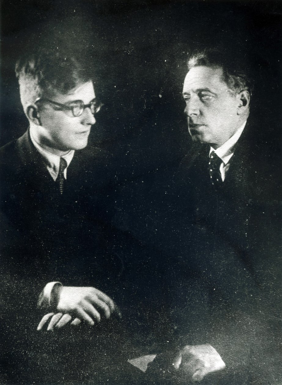Dmitrij Sosztakovics zeneszerző Vsevelod Meyerhold rendezővel és producerrel, 1930 körül alkotó: Russian Photographer