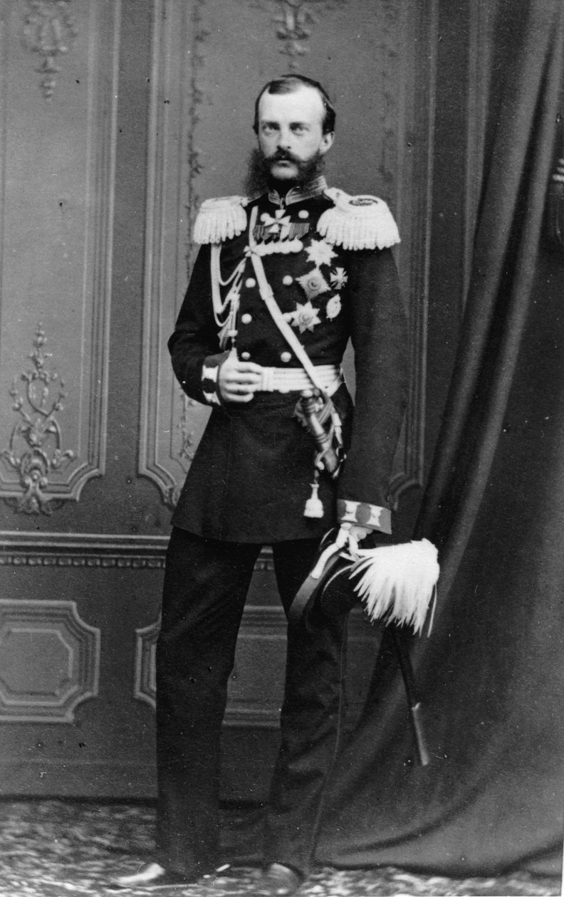 Michael Nikolaevich orosz nagyherceg portréja, az E. Westly und Co. stúdiójából. alkotó: Russian Photographer