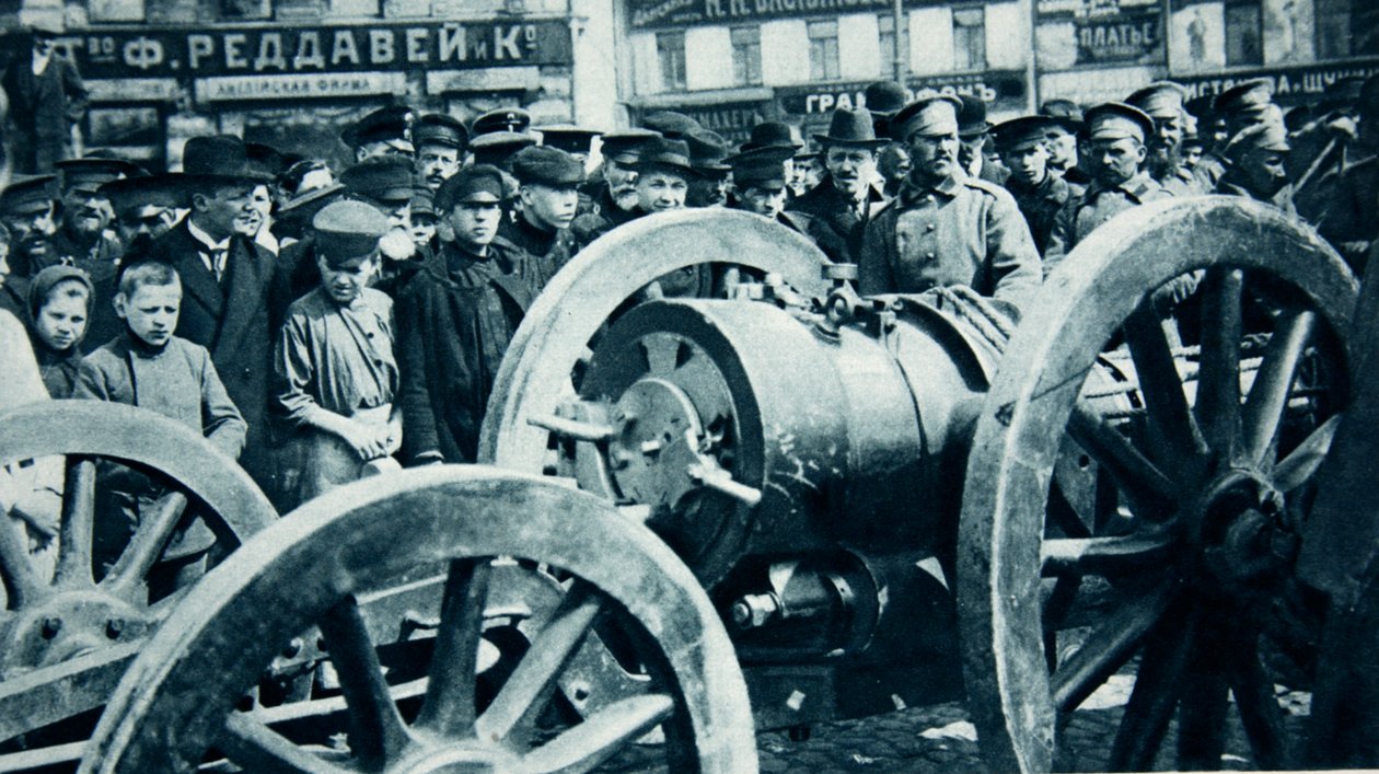 Oroszország szilárd vigasztalása Przemysl elvesztése miatt: az egyik osztrák 24-C.M. aknavetőket, ott, Moszkvában, a The Illustrated War News-ból szerezték be alkotó: Russian Photographer