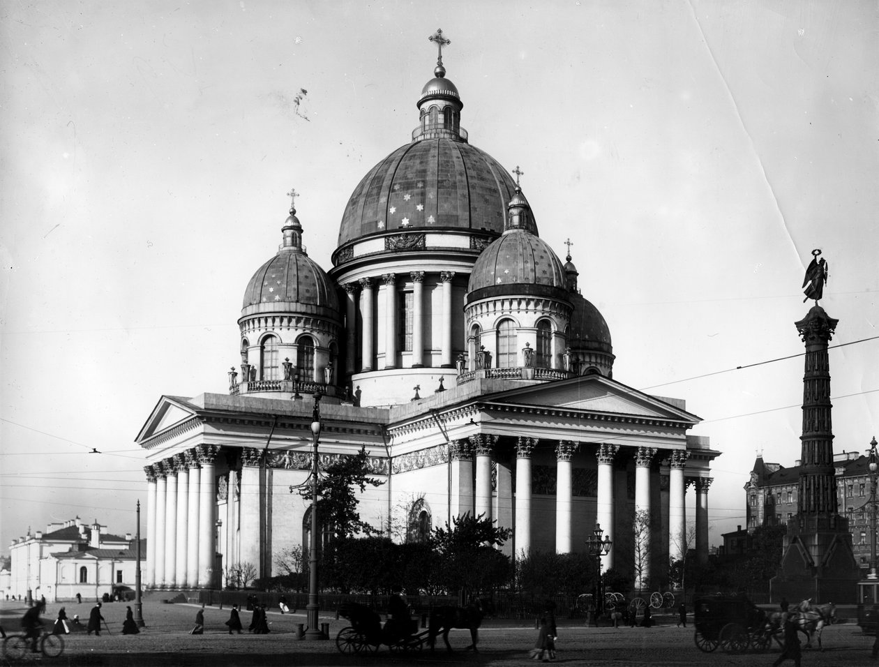 A Szentháromság-székesegyház, Szentpétervár alkotó: Russian Photographer