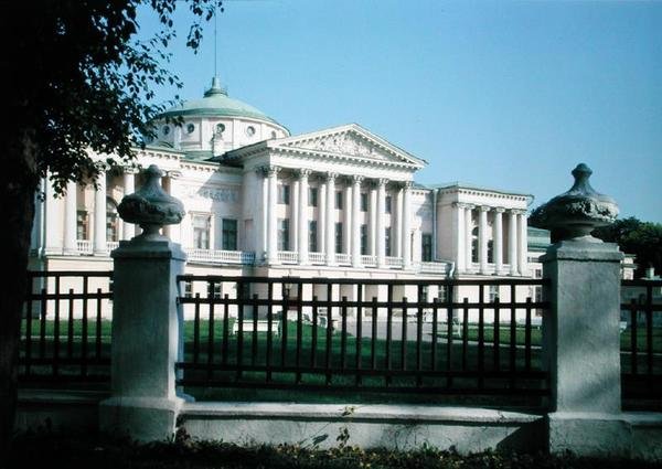 Az 1770-es években épült Osztankinói Seremetyev-palota alkotó: Russian School