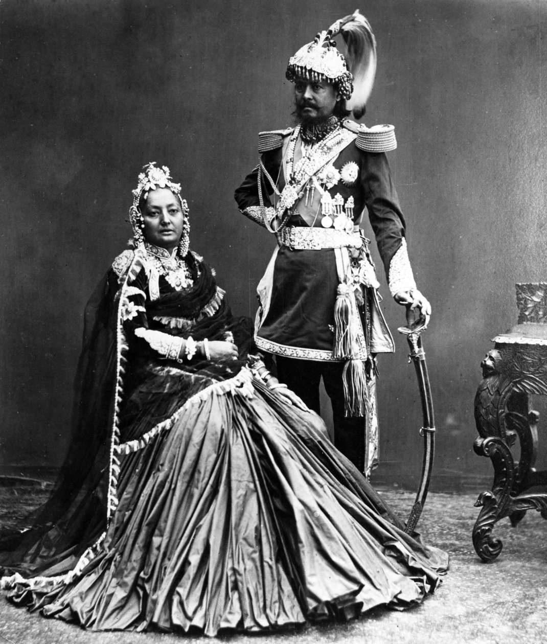 Nepáli maharadzsa és felesége, 1870 körüli évek alkotó: S. and Shepherd, C. Bourne