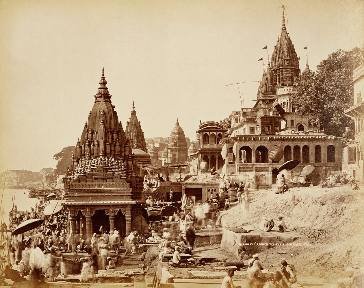 Vishnu Pud és más templomok, Benares (szépia fotó) alkotó: Samuel Bourne