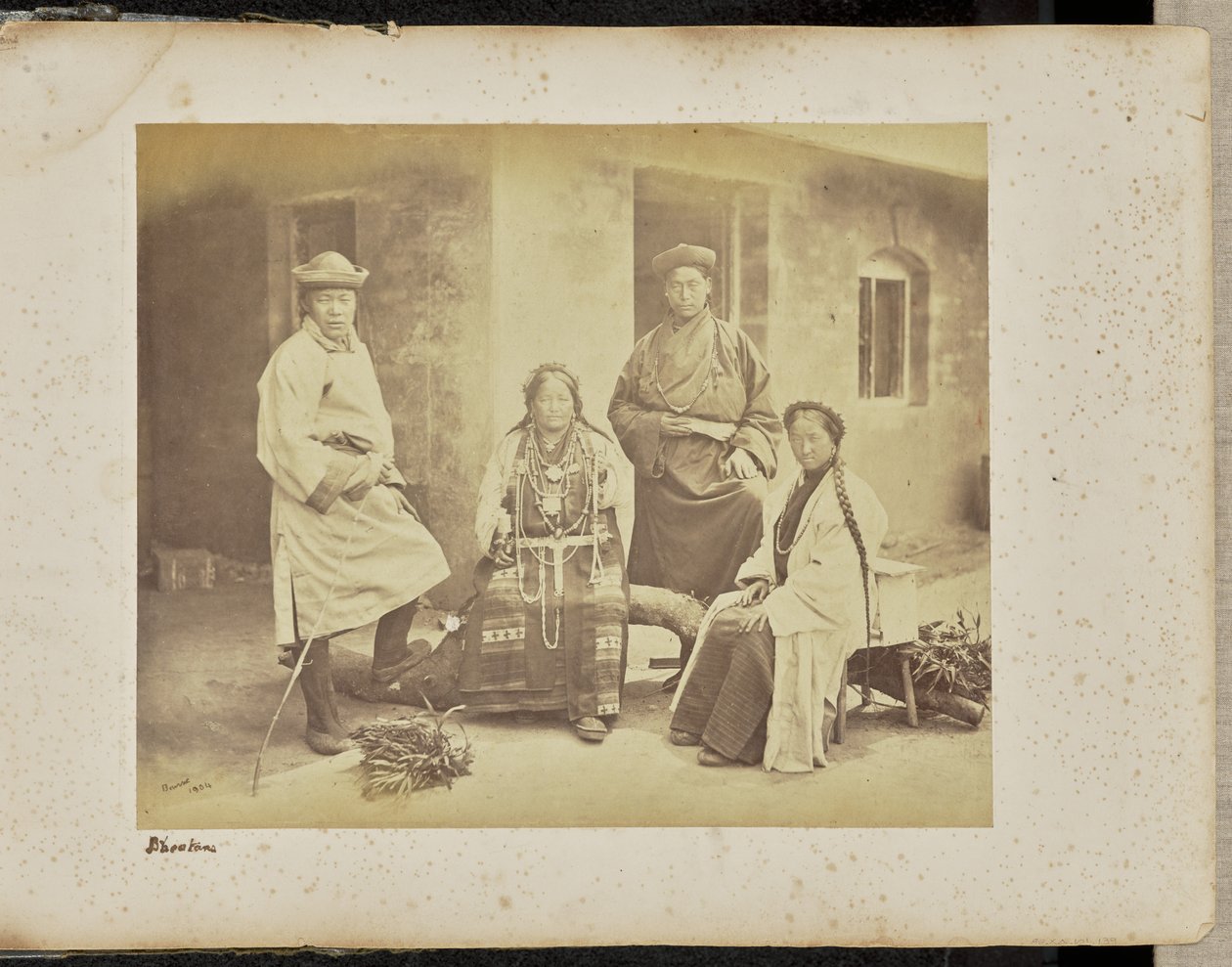 Darjeeling; bhutia csoport alkotó: Samuel Bourne