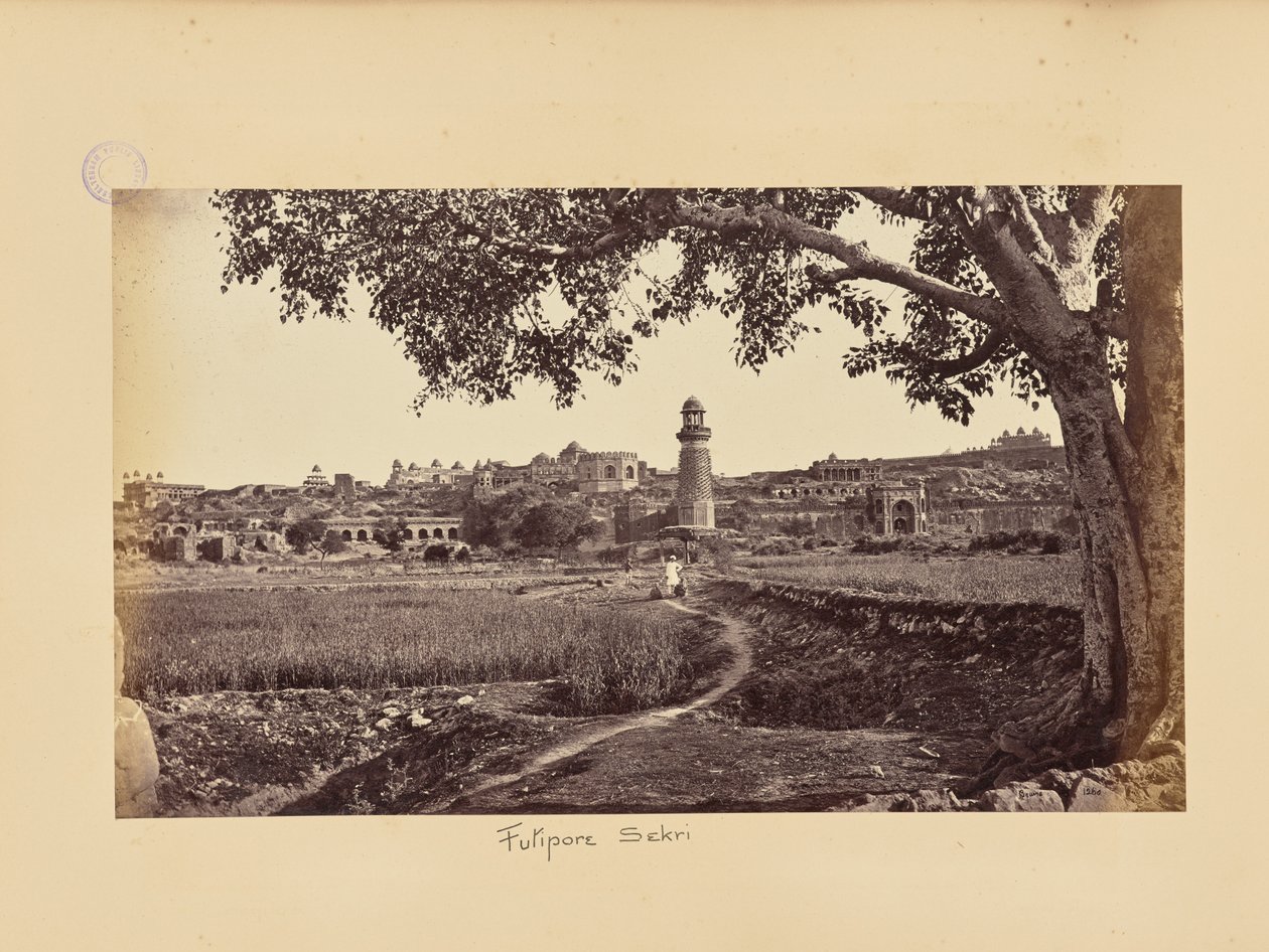 Fatehpur Sikri; a romok általános látképe (nyugati oldal), a domb lábától alkotó: Samuel Bourne