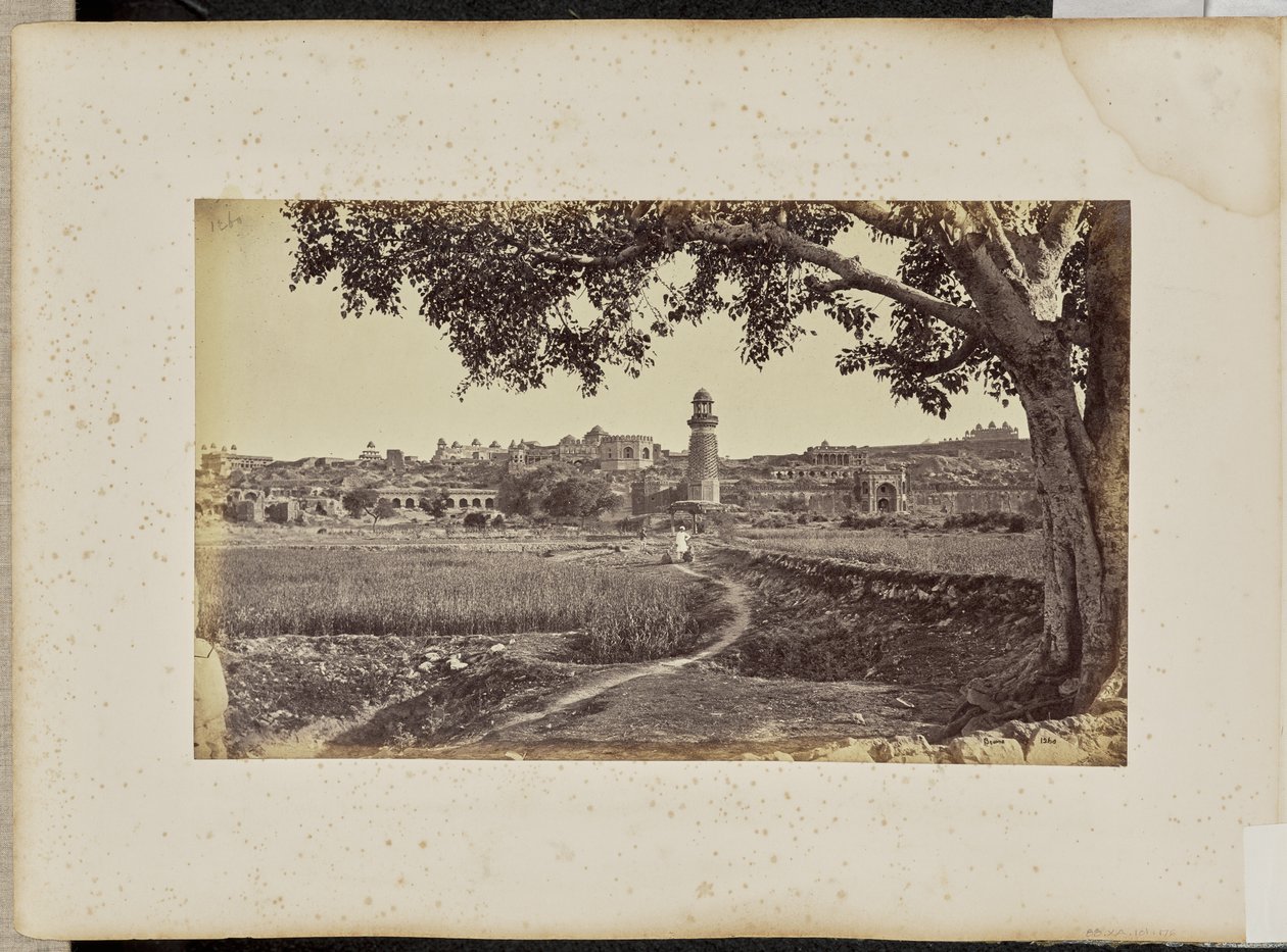 Fatehpur Sikri; a romok általános látképe (nyugati oldal), a domb lábától alkotó: Samuel Bourne