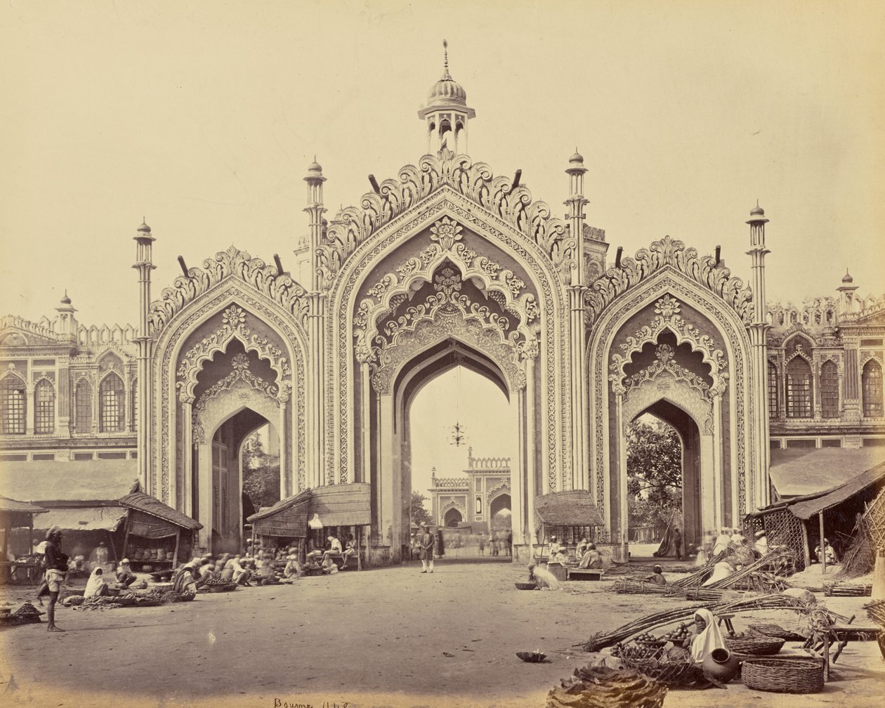 Lucknow; a Hooseinabad bazár kapuja alkotó: Samuel Bourne