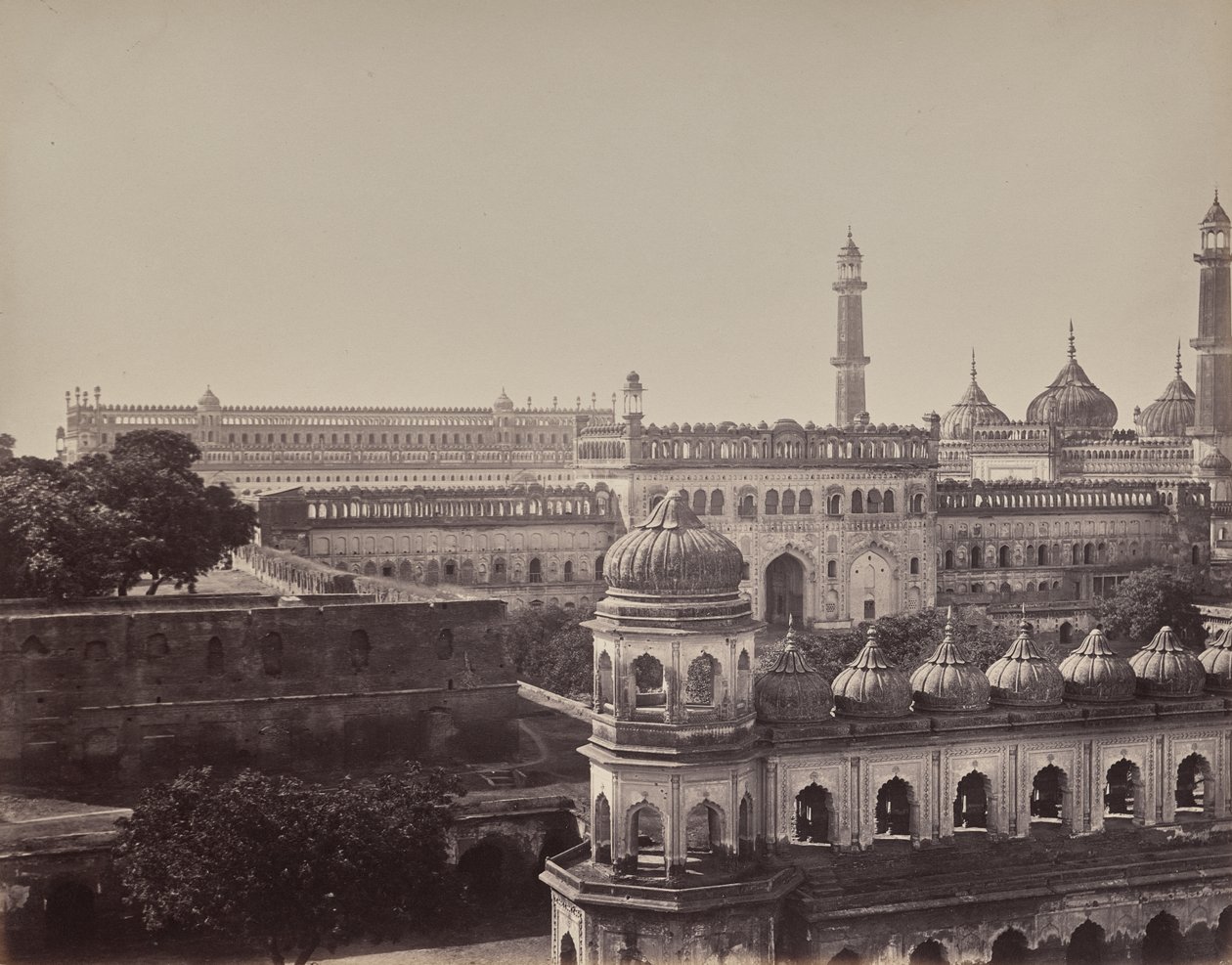 Lucknow. A nagy imambara és a mecset alkotó: Samuel Bourne
