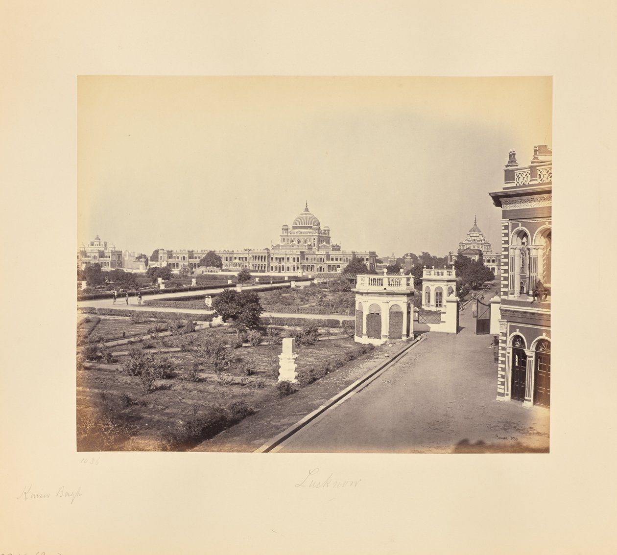 Lakhnau; a Kaiser Bagh alkotó: Samuel Bourne