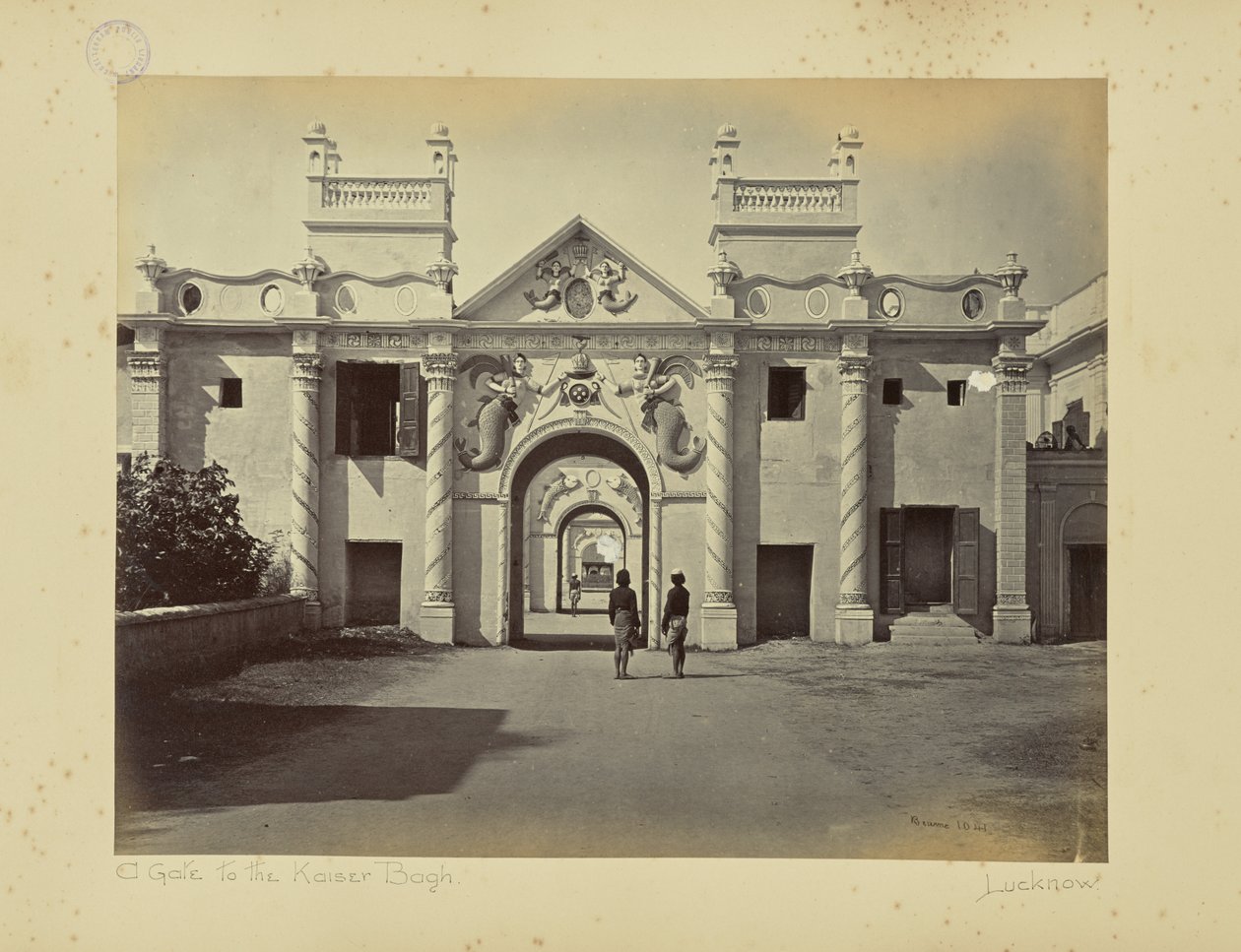 Lucknow; a Sellőkapu, Kaiser Bagh alkotó: Samuel Bourne