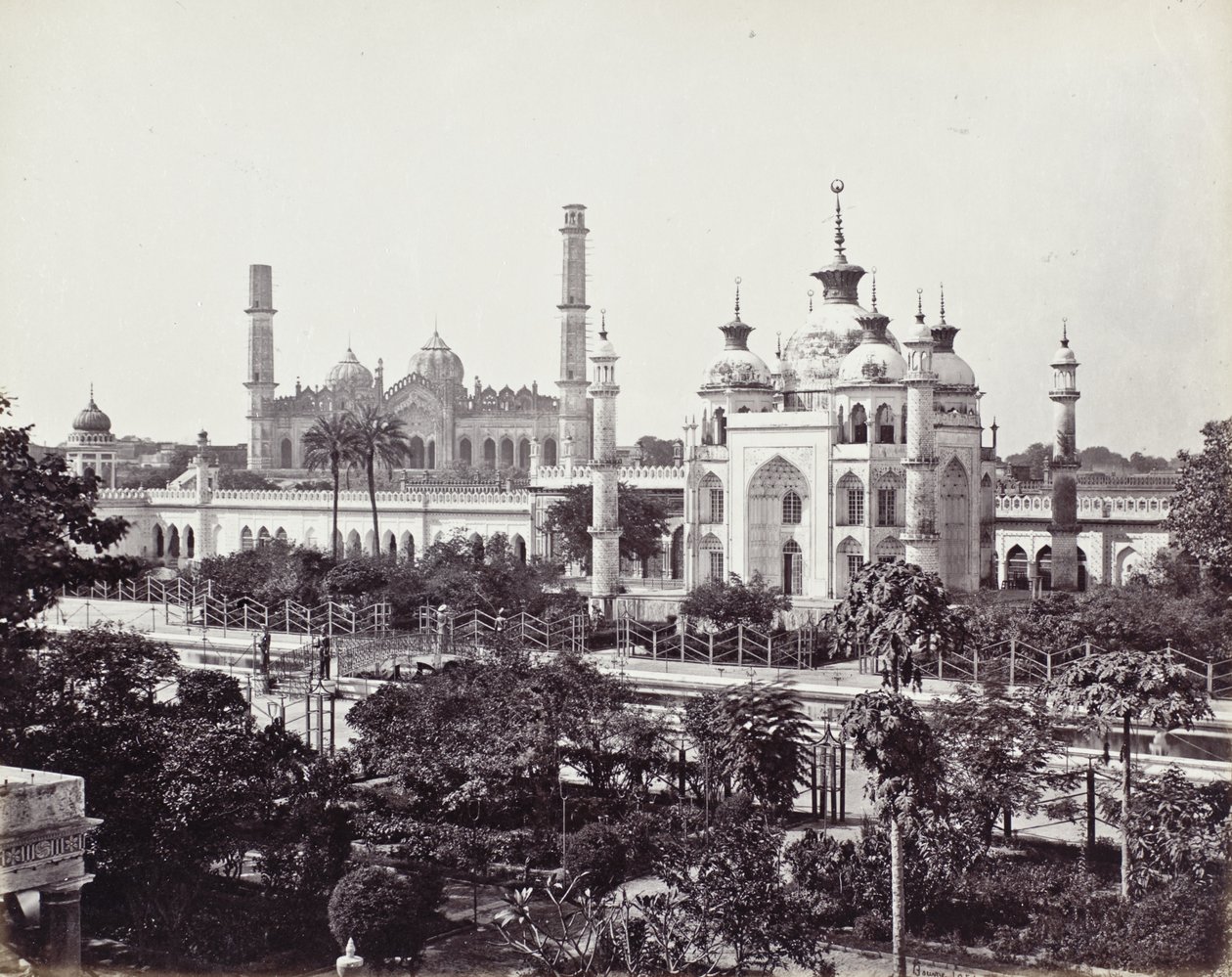 Zinat Algiya sírja a Husainabad Imambara komplexumban alkotó: Samuel Bourne