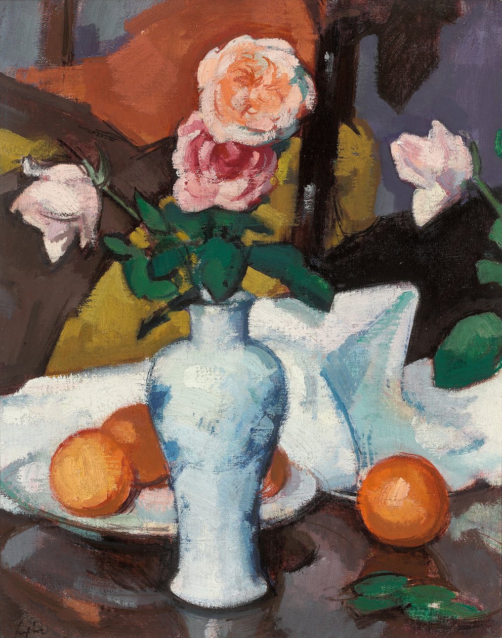 Rózsa vázában naranccsal és fehér terítővel, alkotó: Samuel John Peploe