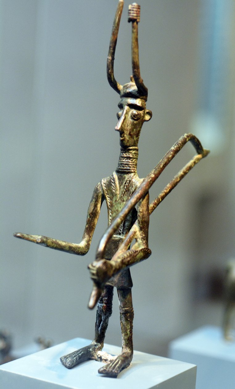 Harcos szobrocska, ie 1800-1200 körül (bronz) alkotó: Sardinia Nuragic Civilization
