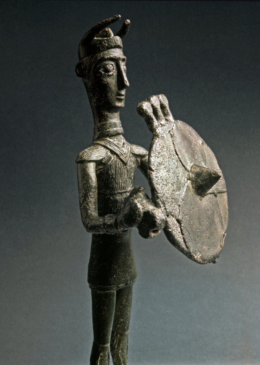 Nuragikus kultúra (nuraghi) Szardíniai: bronz harcos szobrocska pajzzsal. Kr.e. 8-7. Nemzeti Őskori Néprajzi Múzeum „Luigi Pigorini”, Róma alkotó: Sardinia Nuragic Civilization