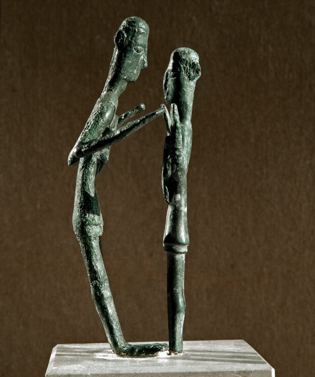 Nuragikus kultúra (nuraghi) Szardíniai: bronzbirkózók faragott csoportja. Kr.e. 8-7. Cagliari, Nemzeti Régészeti Múzeum, Szardínia, Olaszország alkotó: Sardinia Nuragic Civilization