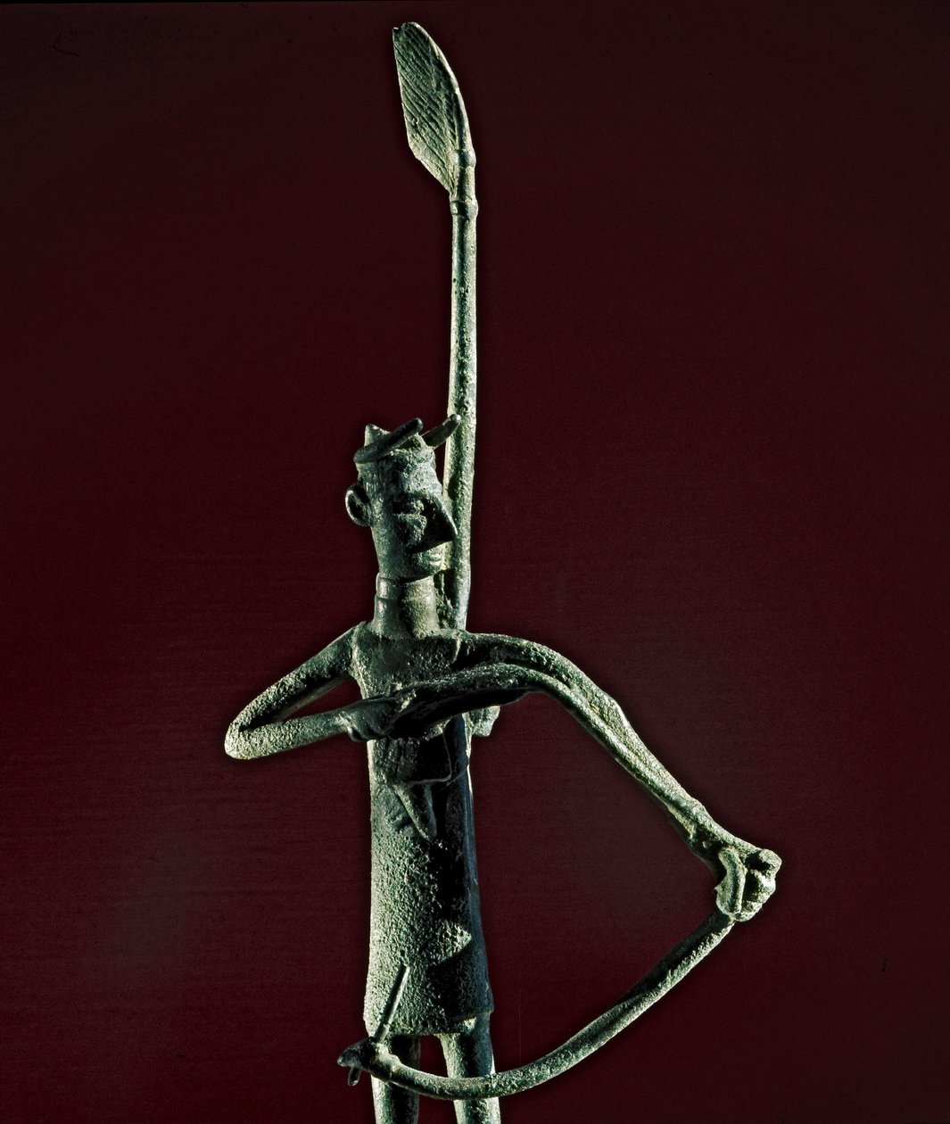 Nuragikus kultúra (nuraghi) Szardíniai: bronz íjat húzó harcos szobra. Kr.e. 8-7. Cagliari, Nemzeti Régészeti Múzeum, Szardínia, Olaszország alkotó: Sardinia Nuragic Civilization
