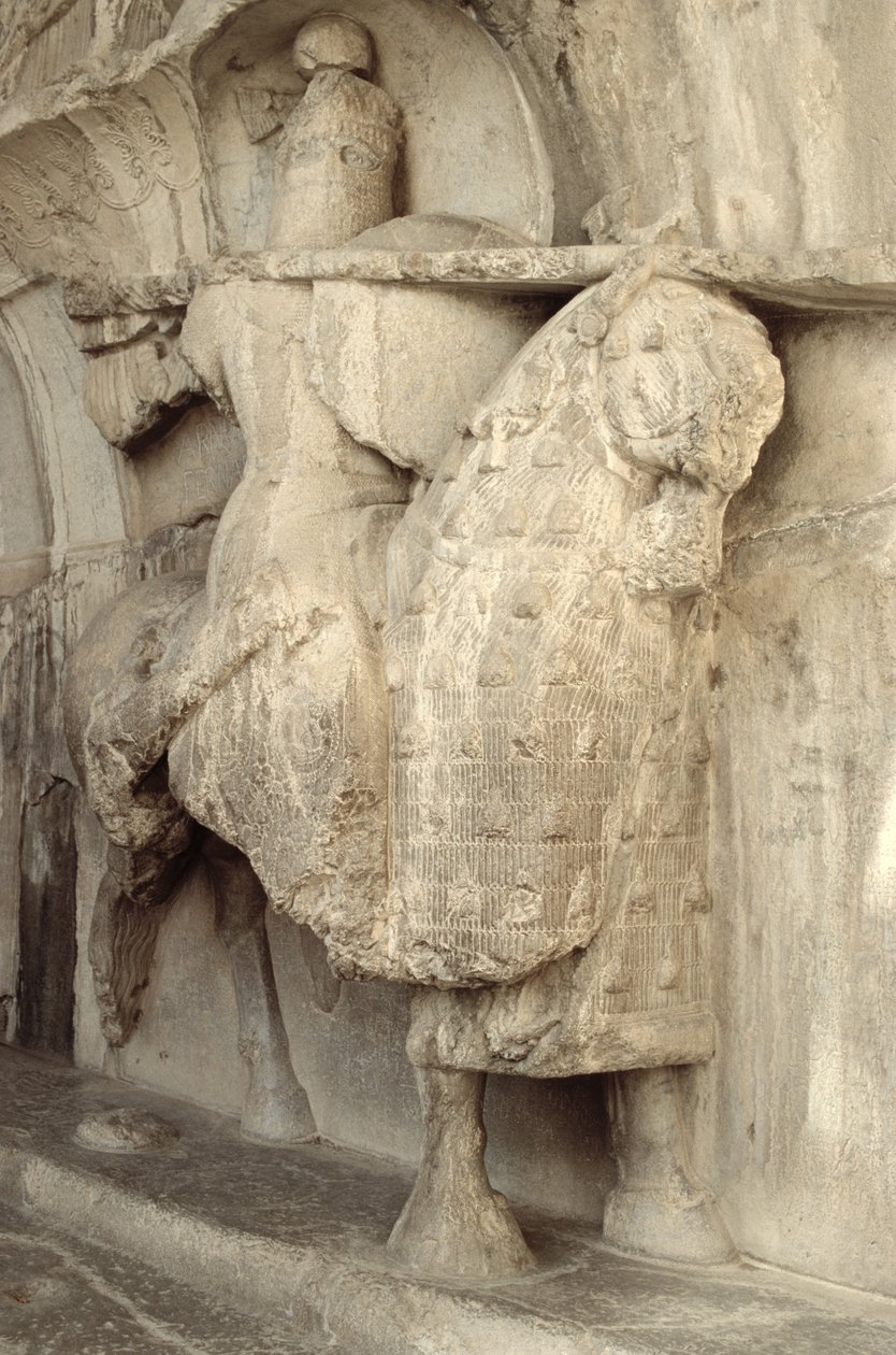 Khosrow Parviz faragása Shabdiz lován egy nehéz páncélos lovag felszerelésével, i.sz. 620 körül alkotó: Sasanian School